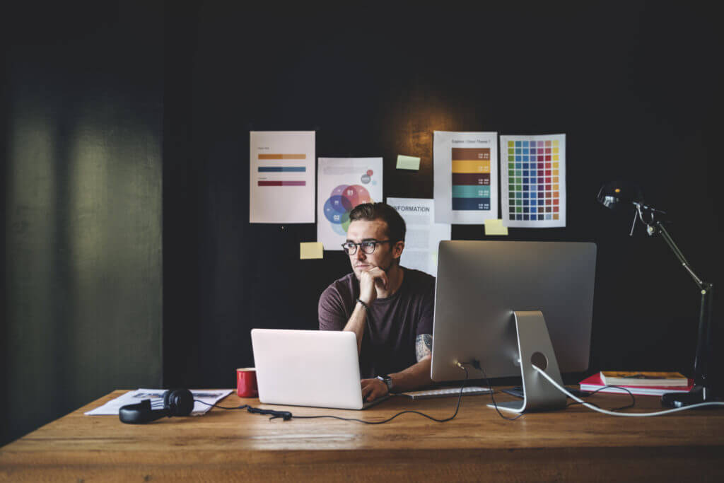 graphics-designer-editor-workplace-concept-1024x683